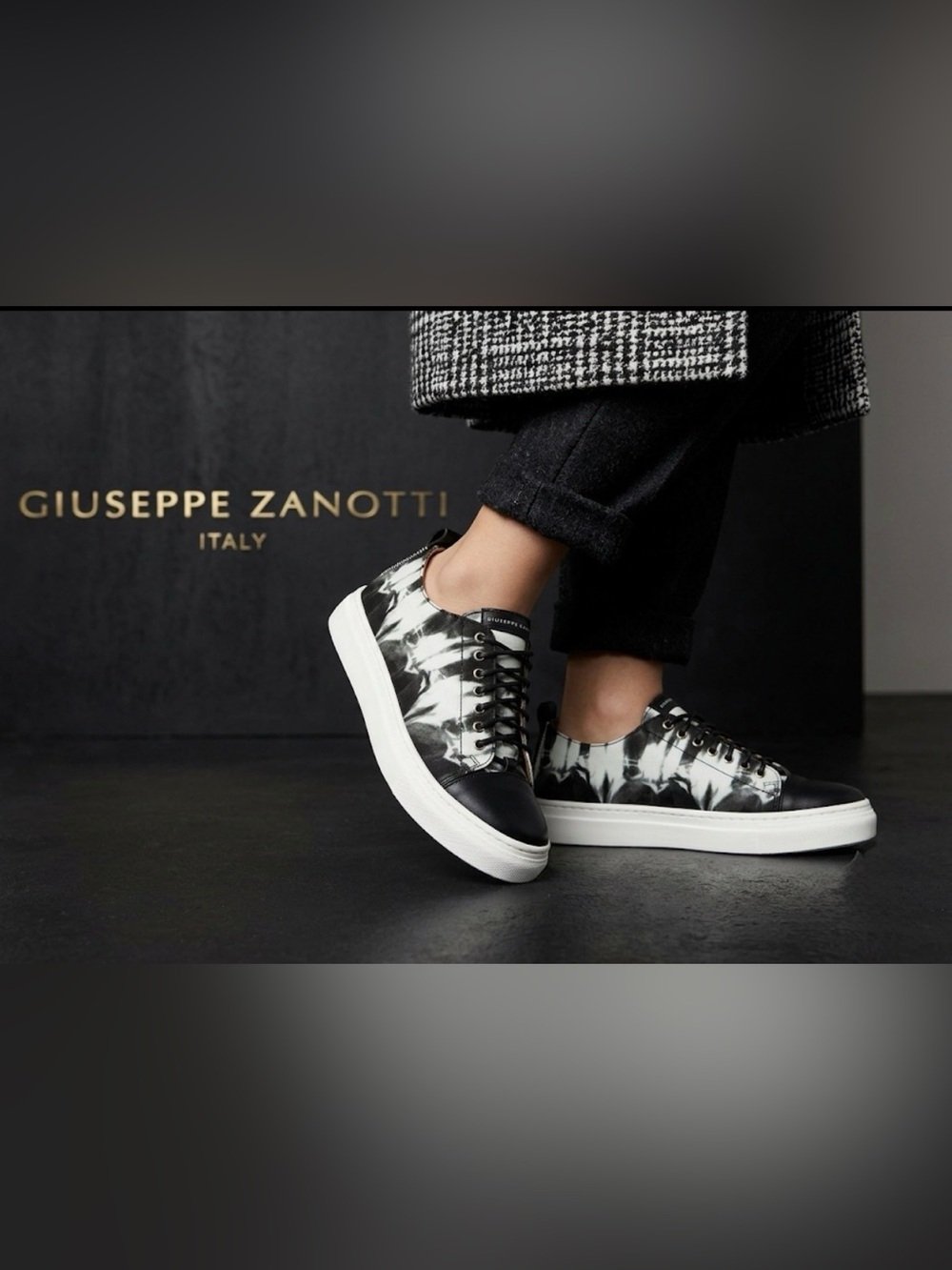 Authentic Giuseppe Zanotti luxury designer kids signature sneakers Sz 13 girls